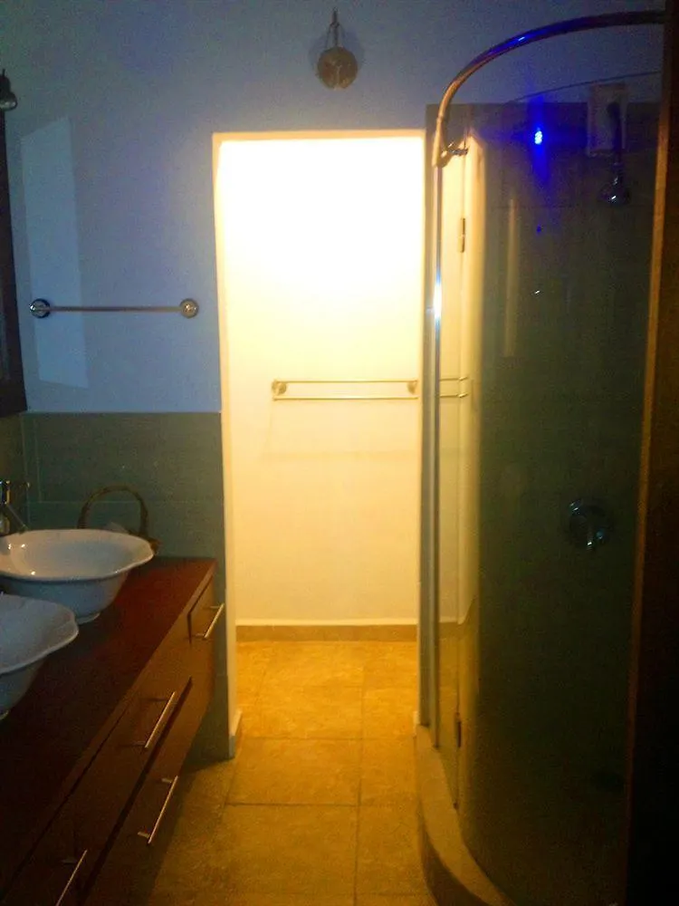 Mares Guesthouse أغوادا